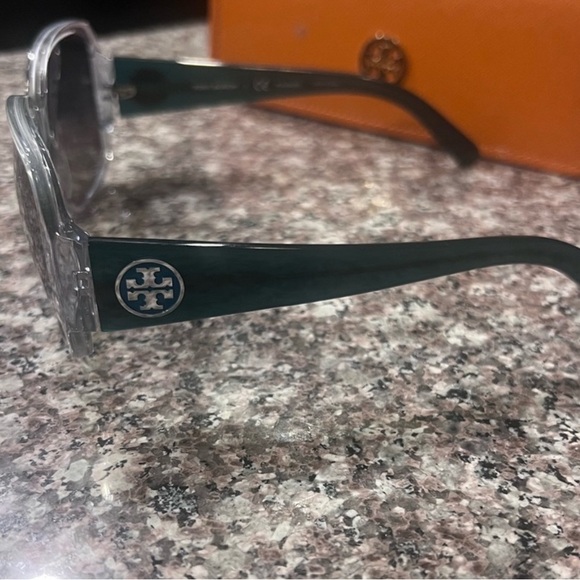 Tory Burch sunglasses - Picture 2 of 4